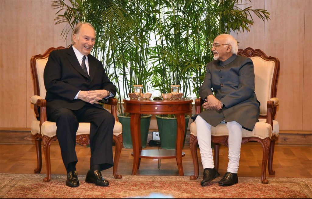 Vice President meets His Highness Prince Karim Aga Khan in New Delhi (April 07, 2015)